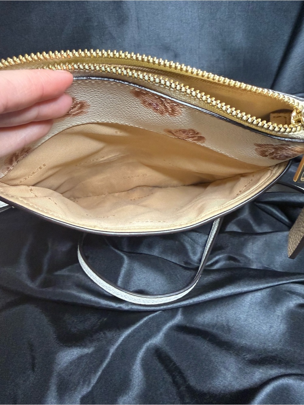Coach Slim Crossbody with Floral Print and Hangtag EUC - Picture 9 of 13
